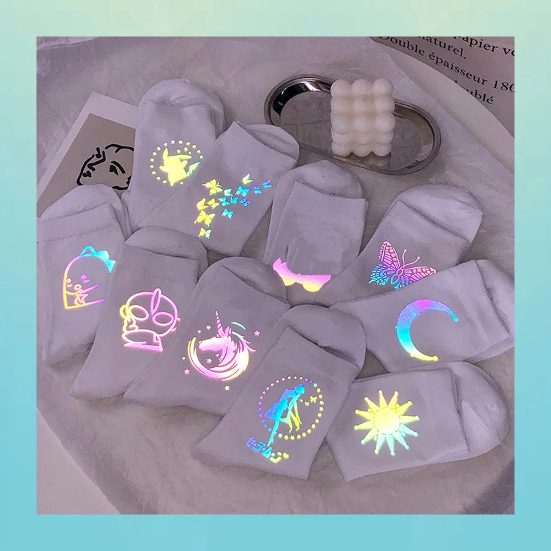New Night Reflection Light Socks Funny Cute Cartoon Socks Women Streetwear Harajuku Hip Hop Skateboard Black/White Sokken Femme
New Night Reflection Light Socks Funny Cute Cartoon Socks Women Streetwear Harajuku Hip Hop Skateboard Black/White Sokken Femme