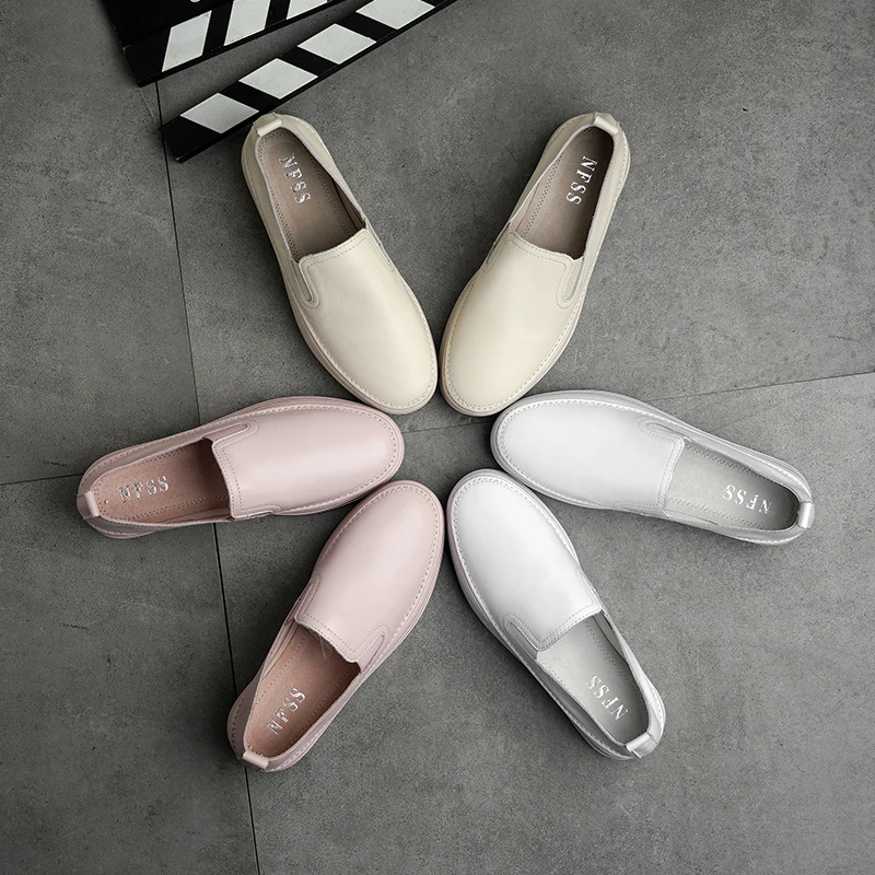 The new breathable sneaker in the summer of 2020 has a thick sole and a versatile web celebrity flat shoe
The new breathable sneaker in the summer of 2020 has a thick sole and a versatile web celebrity flat shoe