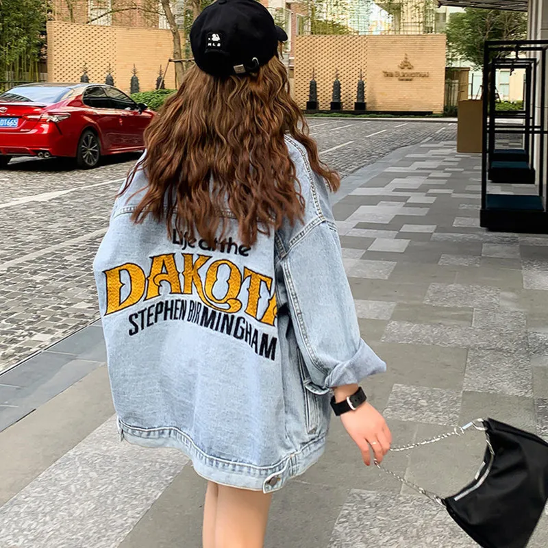 2022 Spring Autumn New Vintage Denim Jacket Women's Loose Print Letter Long Sleeve Outwear Female Casual Jeans Jackets BF Tops
2022 Spring Autumn New Vintage Denim Jacket Women's Loose Print Letter Long Sleeve Outwear Female Casual Jeans Jackets BF Tops
