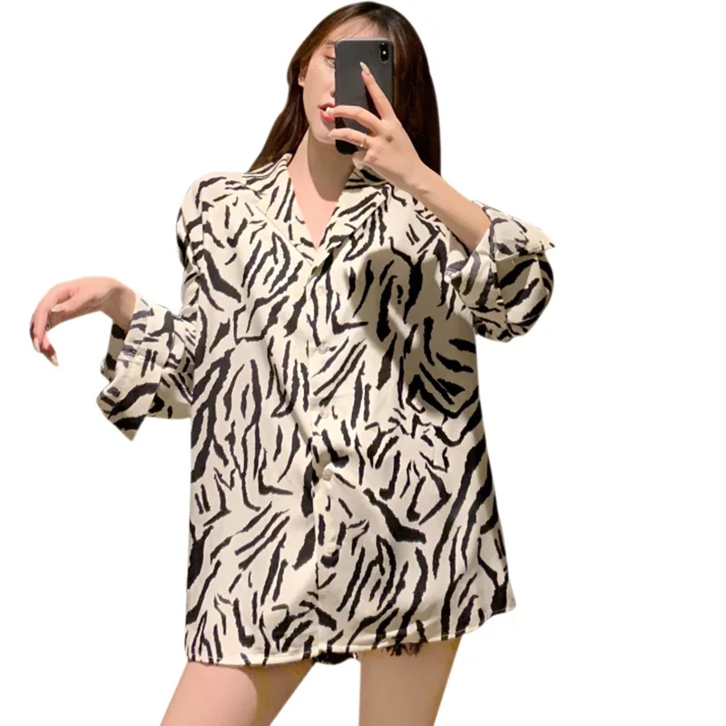 Cartoon beautiful jacket OuAutumn And Winter Wear Loose Fashion All-match Long-sleeved Chiffon Shirt Women's clothing
Cartoon beautiful jacket OuAutumn And Winter Wear Loose Fashion All-match Long-sleeved Chiffon Shirt Women's clothing