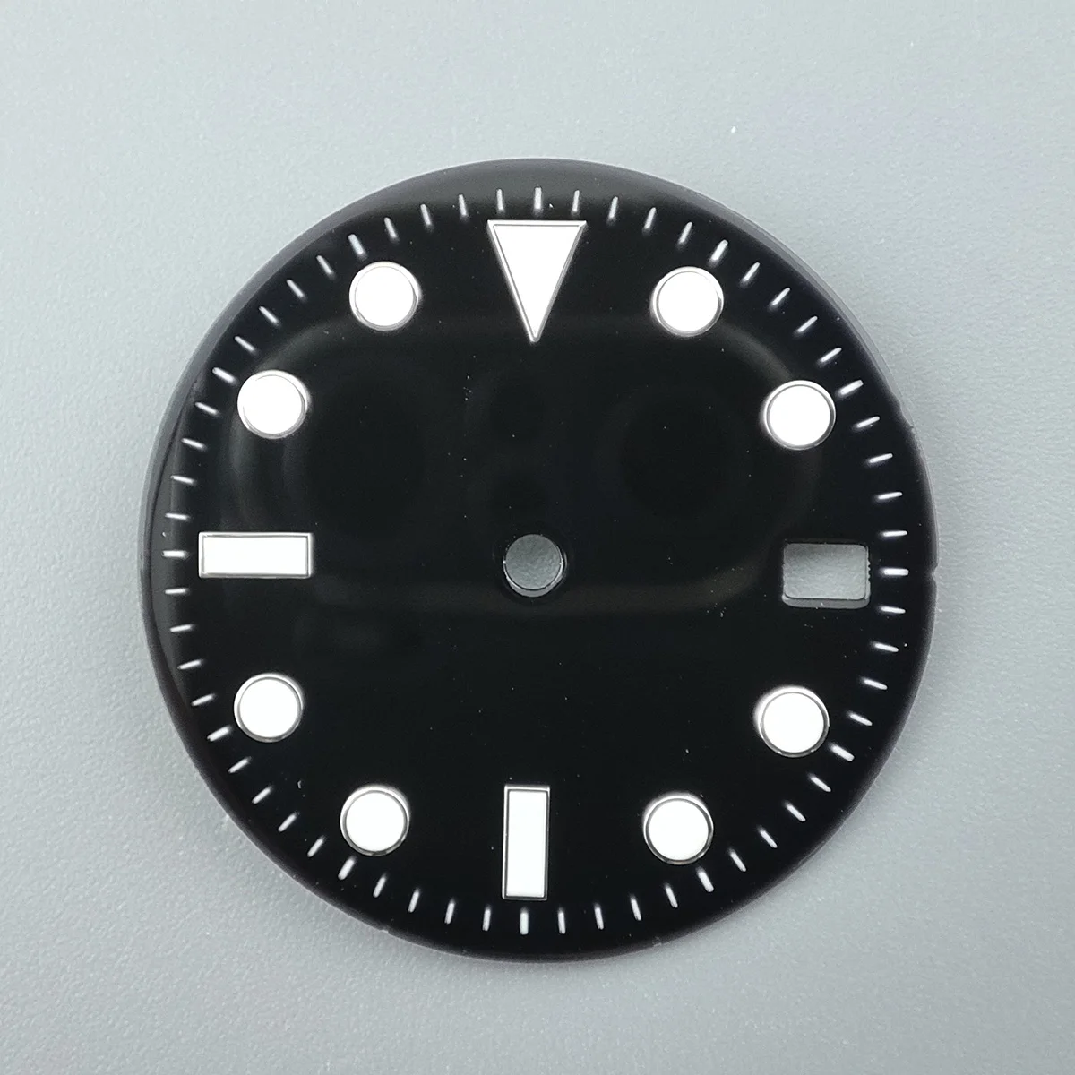 Watch parts 29mm sterile dial luminous watch dial luminous suitable for NH35A movement 01
Watch parts 29mm sterile dial luminous watch dial luminous suitable for NH35A movement 01