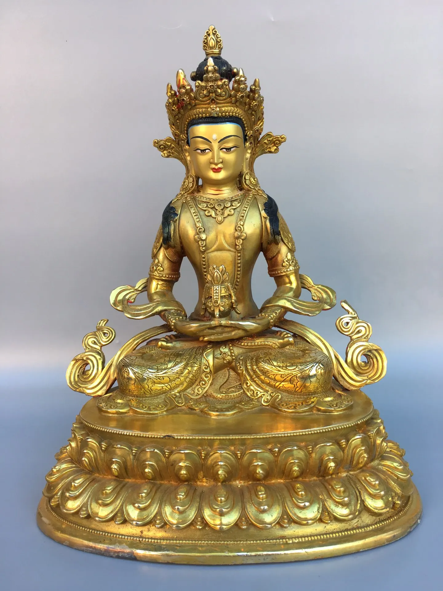 13"Chinese Folk Collection Bronze Gilt Lacquer Longevity Buddha Immortal Life Wisdom Tathagata Lotus Terrace Sitting Buddha
13"Chinese Folk Collection Bronze Gilt Lacquer Longevity Buddha Immortal Life Wisdom Tathagata Lotus Terrace Sitting Buddha