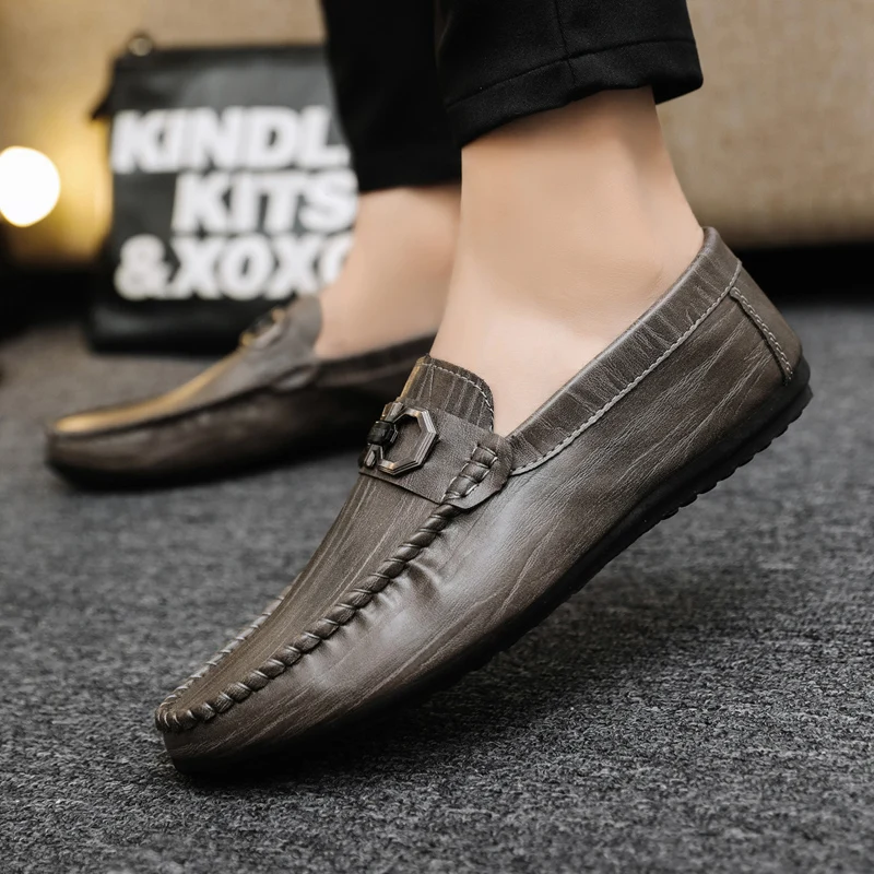 2022 New Summer Mens Shoes Casual Luxury Brand Men Loafers Breathable Driving Shoes Slip on Moccasins Italian Fashion Sneakers
2022 New Summer Mens Shoes Casual Luxury Brand Men Loafers Breathable Driving Shoes Slip on Moccasins Italian Fashion Sneakers
