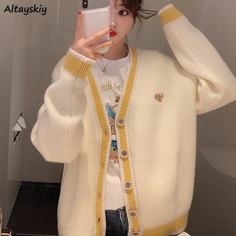 

Cardigans Women Spliced V-neck Single Breasted Cute Embroidery Gentle Sweaters Loose Fitting Warm Autumn Knit Outwear Versatile