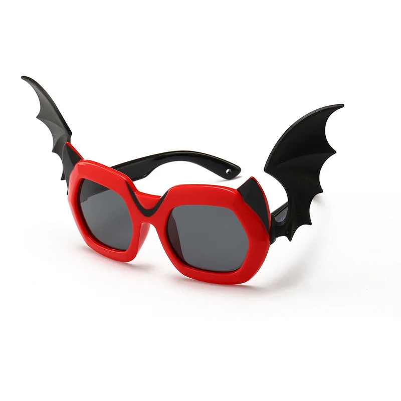 2021Batman Kids Cartoon Sunglasses Boys and Girls Polarized Little Devil Retro Eyeglasses TR90 Safety Frame with Wing 
2021Batman Kids Cartoon Sunglasses Boys and Girls Polarized Little Devil Retro Eyeglasses TR90 Safety Frame with Wing