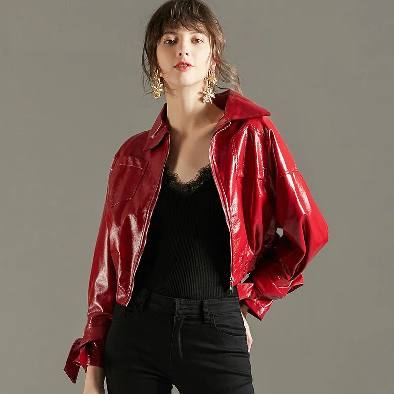 Женская короткая куртка из лакированной кожи, крутая локомотивная кожаная куртка 
Женская короткая куртка из лакированной кожи, крутая локомотивная кожаная куртка