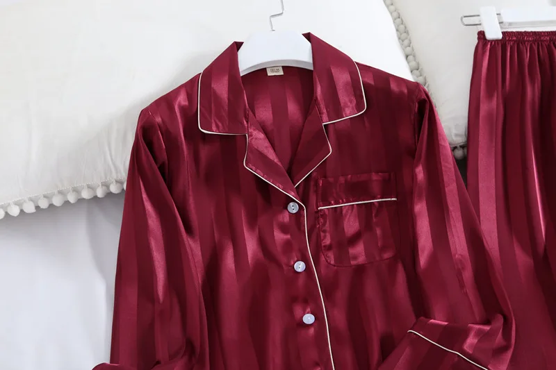 Large Size Rayon Couple Stripe 2PCS Pajamas Sets Pyjamas Women Faux Silk Sleepwear Nightwear Autumn Summer New Loose Home Wear
Large Size Rayon Couple Stripe 2PCS Pajamas Sets Pyjamas Women Faux Silk Sleepwear Nightwear Autumn Summer New Loose Home Wear