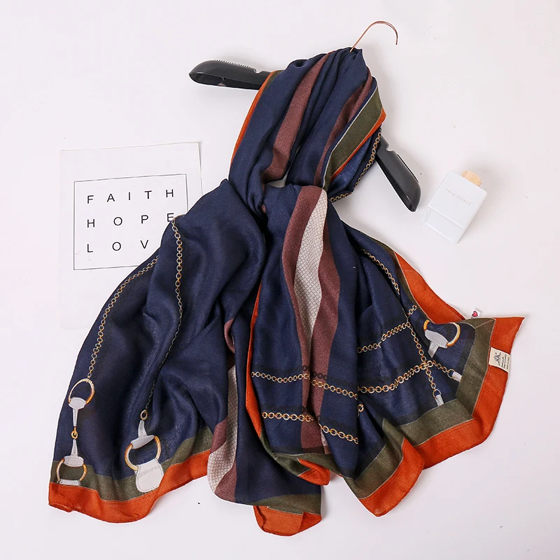 2020 New design brand women scarf fashion print cotton spring winter warm scarves hijabs lady pashmina foulard bandana plaid
2020 New design brand women scarf fashion print cotton spring winter warm scarves hijabs lady pashmina foulard bandana plaid