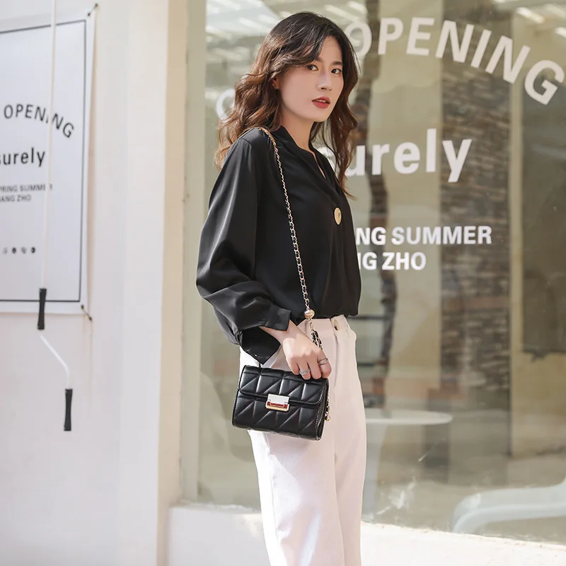 Women's Shoulder Bags 2021 Thick Chain Quilted Shoulder Purses And Handbag Women Clutch Bags Ladies Hand Bag
Women's Shoulder Bags 2021 Thick Chain Quilted Shoulder Purses And Handbag Women Clutch Bags Ladies Hand Bag