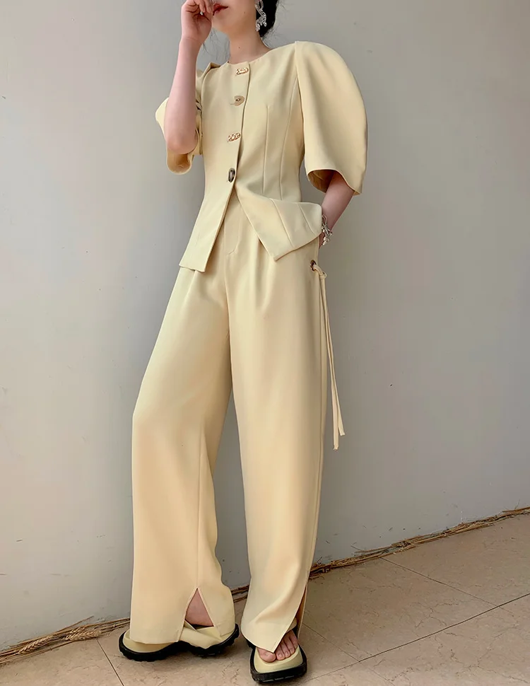 SHENGPALAE Temperament Yellow Blazer Women's Autumn 2021 New Round Neck Slim Single Breasted Short Sleeve Suit Coat Female 5E176
SHENGPALAE Temperament Yellow Blazer Women's Autumn 2021 New Round Neck Slim Single Breasted Short Sleeve Suit Coat Female 5E176