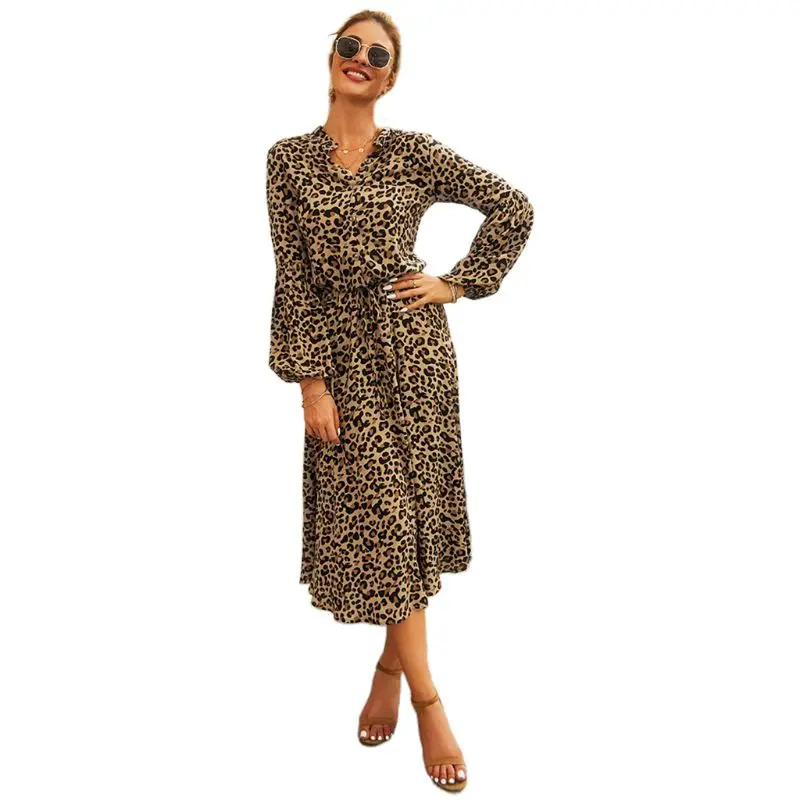Женское богемное платье миди с леопардовым принтом, длинными рукавами-фонариками, воротником-стойкой, пуговицами и V-образным вырезом, праз...
Женское богемное платье миди с леопардовым принтом, длинными рукавами-фонариками, воротником-стойкой, пуговицами и V-образным вырезом, праз...