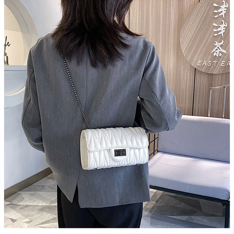 Fashion Simply PU Leather Crossbody Bag For Women 2021 winter Solid Color Shoulder Messenger Bag Lady Chain Party Small Handbag
Fashion Simply PU Leather Crossbody Bag For Women 2021 winter Solid Color Shoulder Messenger Bag Lady Chain Party Small Handbag