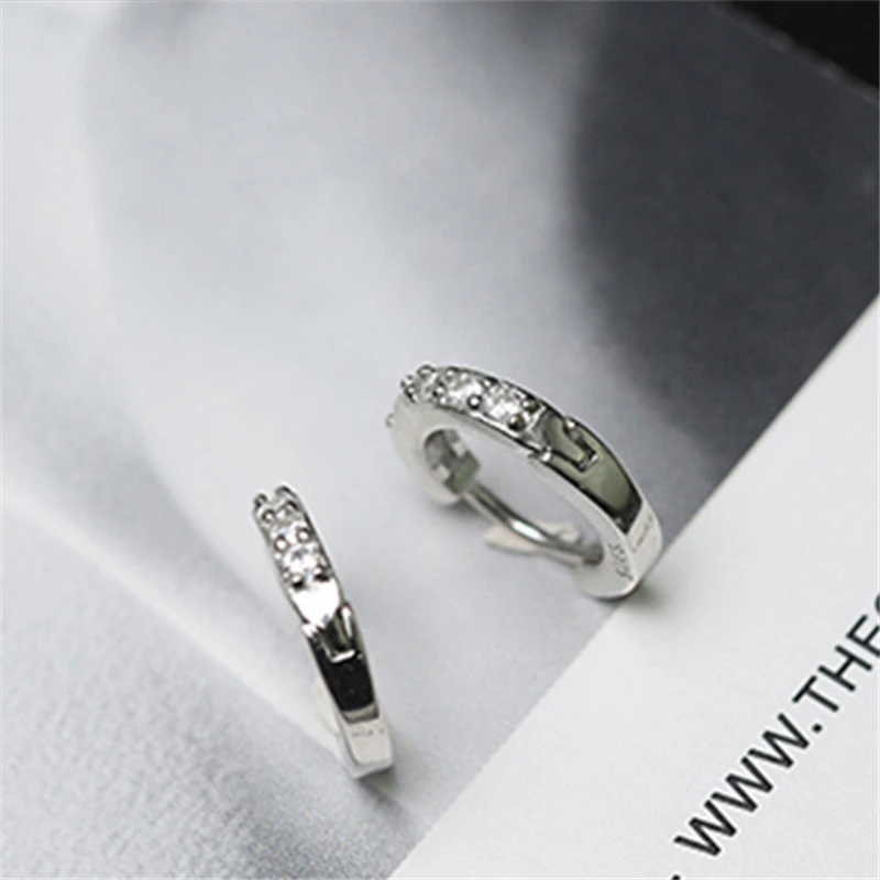 S925 sterling silver personality advanced design sense earring earbuckle temperament pendant lightweight women exclusive
S925 sterling silver personality advanced design sense earring earbuckle temperament pendant lightweight women exclusive
