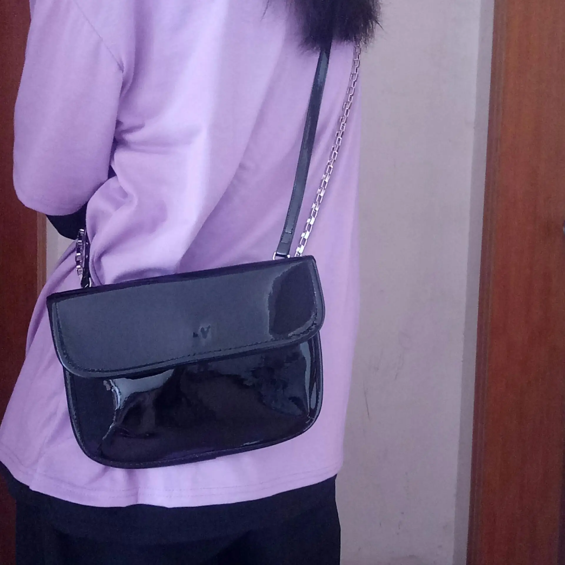 Fashion Design Women Shoulder Bag Black Patent Leather Ladies Small Chains Crossbody Bags Casual Cool Girls Clutch Purse Handbag
Fashion Design Women Shoulder Bag Black Patent Leather Ladies Small Chains Crossbody Bags Casual Cool Girls Clutch Purse Handbag