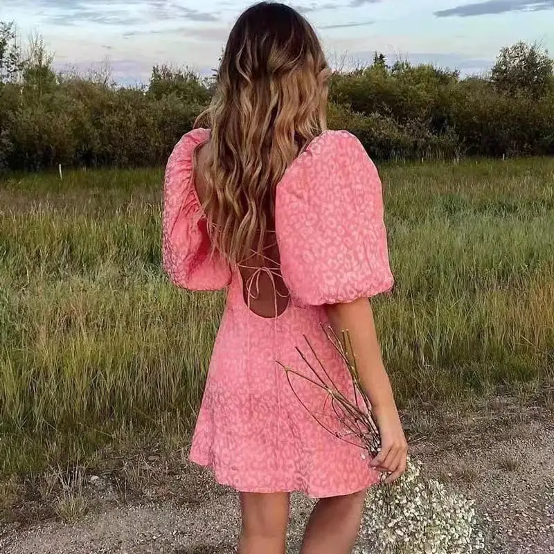 2021 Fashion Leopard Print Satin Pink Mini Dress for Women Summer New Vintage Sexy Backless Lace Up Lantern Sleeve Boho Dresses 
2021 Fashion Leopard Print Satin Pink Mini Dress for Women Summer New Vintage Sexy Backless Lace Up Lantern Sleeve Boho Dresses