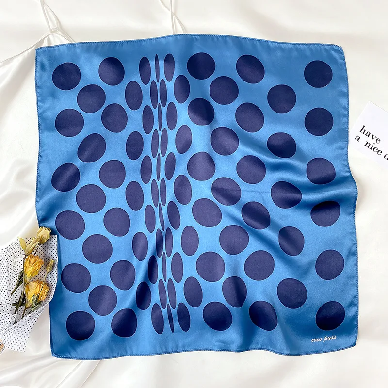 Nieuwe Dot Print Vrouwen Sjaal Echt Zijde Plein Sjaals Lady Haarband Vrouwelijke Foulard Bandana Halsdoek Wraps
Nieuwe Dot Print Vrouwen Sjaal Echt Zijde Plein Sjaals Lady Haarband Vrouwelijke Foulard Bandana Halsdoek Wraps