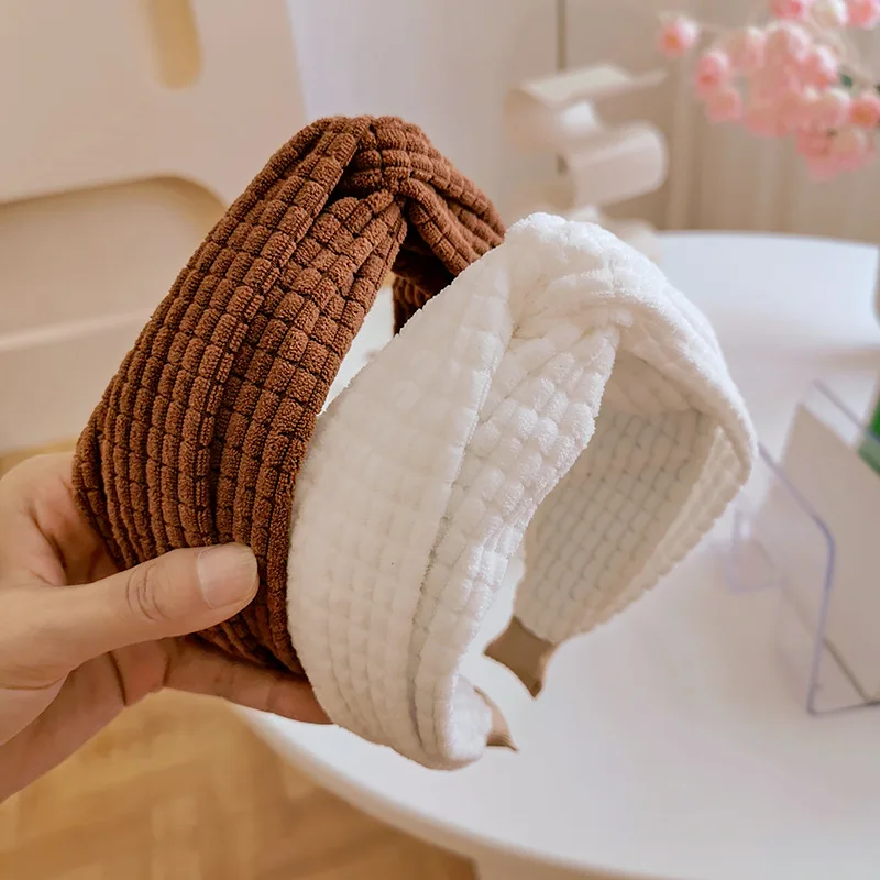 Korean Women Autumn Winter Solid Color Cross Hairbands Fashion Knotted Wide Wool Hair Hoop Girl Thickened Wash Sports Headdress
Korean Women Autumn Winter Solid Color Cross Hairbands Fashion Knotted Wide Wool Hair Hoop Girl Thickened Wash Sports Headdress