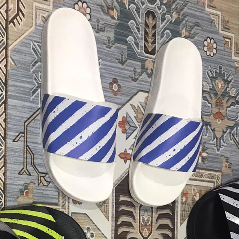 Men's Slippers Beach Travel Vacation Flat Bottom Non-slip Summer Sandals Ladies Slippers Couples The Same Size 35-45
Men's Slippers Beach Travel Vacation Flat Bottom Non-slip Summer Sandals Ladies Slippers Couples The Same Size 35-45