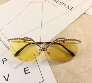 Handmade Metal Rhinestone Sunglasses For Couple Sunglasses Exaggerated European And American Tide Personality elegant 2021 New 
Handmade Metal Rhinestone Sunglasses For Couple Sunglasses Exaggerated European And American Tide Personality elegant 2021 New