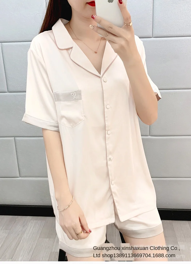 2020Silk Famous Fashion Stitching Two-Piece Lovely Embroidered Sweet Women's Short-Sleeved Clothes Shorts Leisure Set pijama
2020Silk Famous Fashion Stitching Two-Piece Lovely Embroidered Sweet Women's Short-Sleeved Clothes Shorts Leisure Set pijama