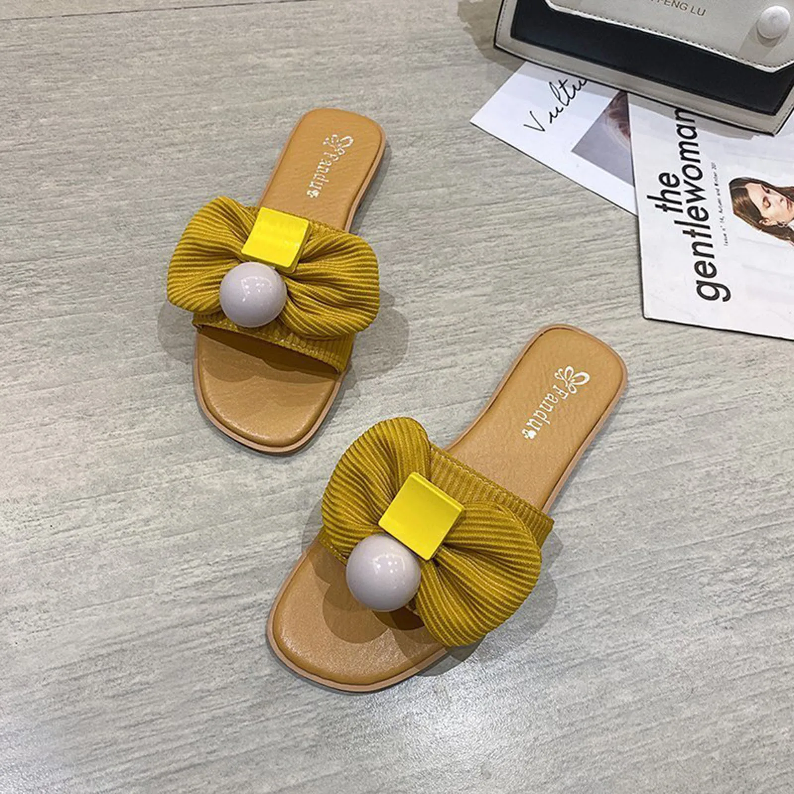 Summer New Style Sandals Bow Beach Casual Flat Bottomed Lady's Slippers Casual Slipper Shoes Summer Women Chaussure Femme 
Summer New Style Sandals Bow Beach Casual Flat Bottomed Lady's Slippers Casual Slipper Shoes Summer Women Chaussure Femme