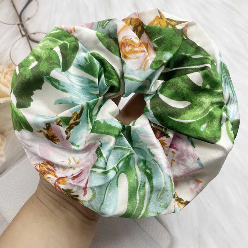 1PC Vintage Satin Pure Color Scrunchies Elastic Hair Bands Ponytail Holder Fashion Hair Accessories Hairband Hair Scrunchie
1PC Vintage Satin Pure Color Scrunchies Elastic Hair Bands Ponytail Holder Fashion Hair Accessories Hairband Hair Scrunchie