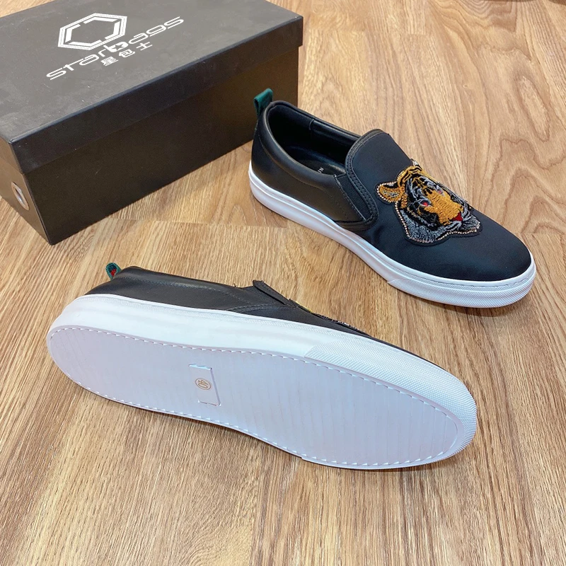 Italian 2021 new men's leather sports shoes fashion embroidery Lefu shoes women's flat bottom casual shoes beans shoes
Italian 2021 new men's leather sports shoes fashion embroidery Lefu shoes women's flat bottom casual shoes beans shoes