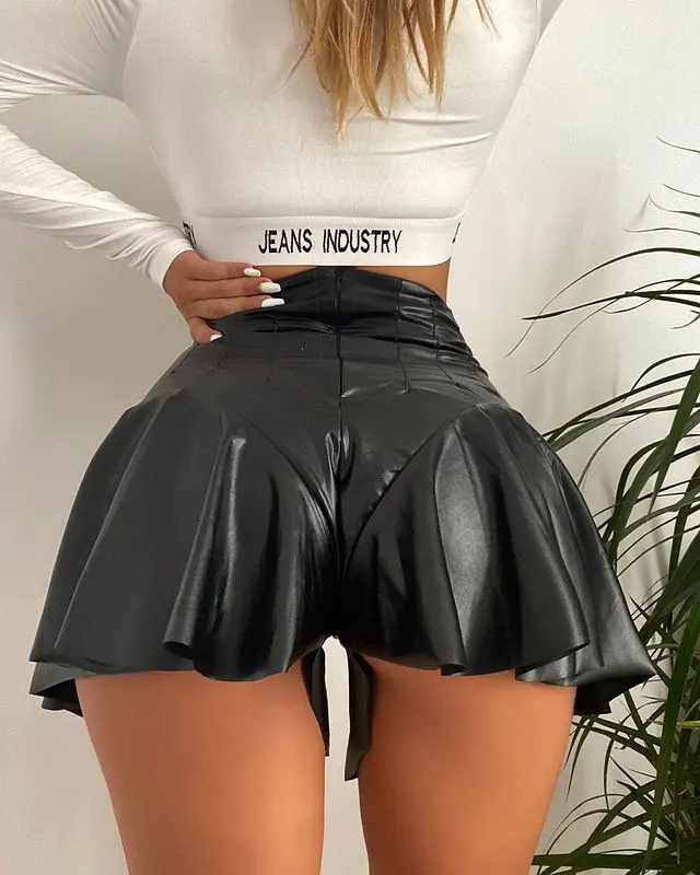 FAKUNTN2021 New Women Sexy PU Lether Shorts Skirts High Waist Soild Color Shorts Party Clubwear Summer Fashion A-Line Mini
FAKUNTN2021 New Women Sexy PU Lether Shorts Skirts High Waist Soild Color Shorts Party Clubwear Summer Fashion A-Line Mini