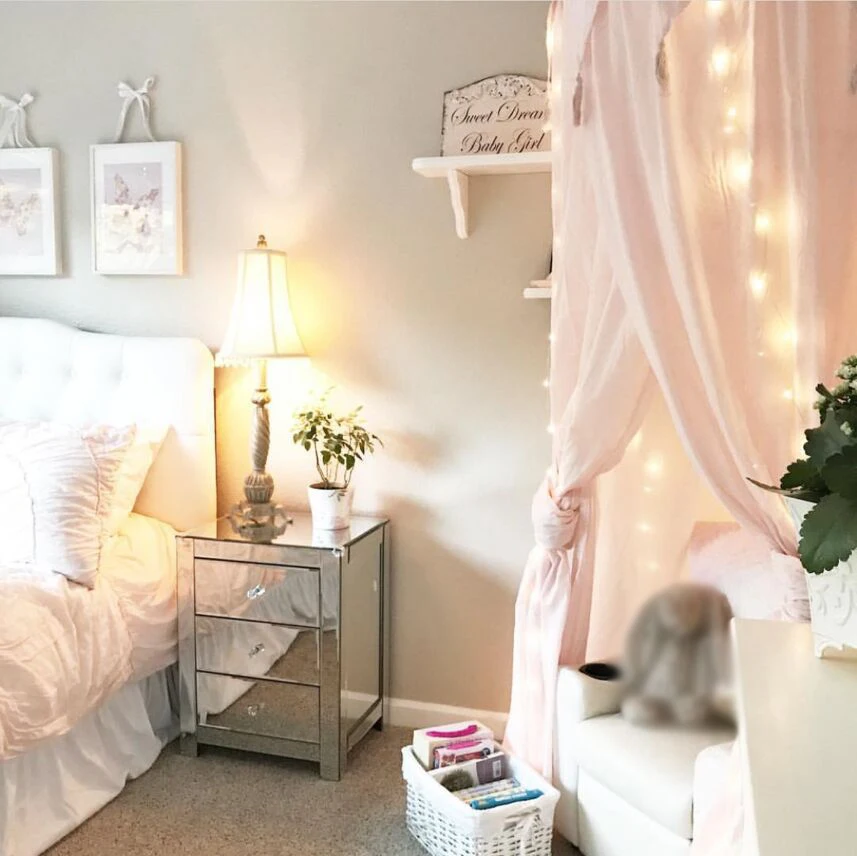 New 60cm chiffon triangle flag tassel three-door mosquito net dome bed curtain children's room tent bed net Portable baby crib
New 60cm chiffon triangle flag tassel three-door mosquito net dome bed curtain children's room tent bed net Portable baby crib