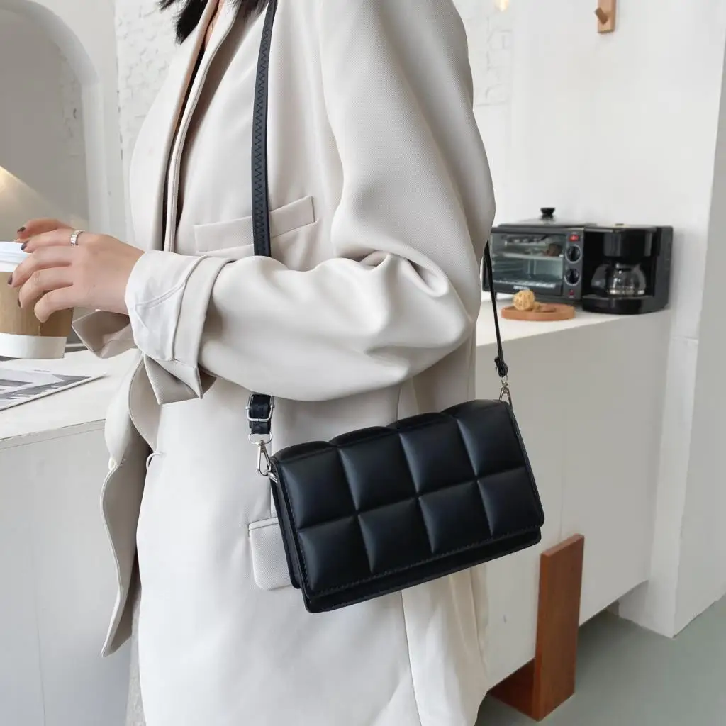 2021 Solid Color Fashion Shoulder Handbags Female Travel Cross Body Bag Weave Small PU Leather Crossbody Bags For Women
2021 Solid Color Fashion Shoulder Handbags Female Travel Cross Body Bag Weave Small PU Leather Crossbody Bags For Women