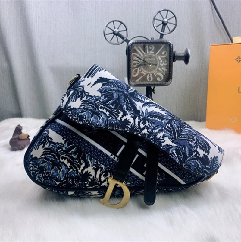 Luxury Brand Leather Saddle Bag Ladies Shoulder Bag Long Shoulder Strap High Quality Ladies Handbag
Luxury Brand Leather Saddle Bag Ladies Shoulder Bag Long Shoulder Strap High Quality Ladies Handbag