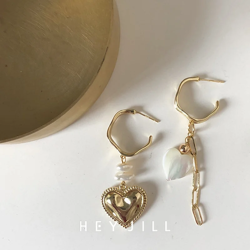 Vintage Baroque Geometry C Circle Love Shells Pearl Unsymmetrical Long Earrings
Vintage Baroque Geometry C Circle Love Shells Pearl Unsymmetrical Long Earrings