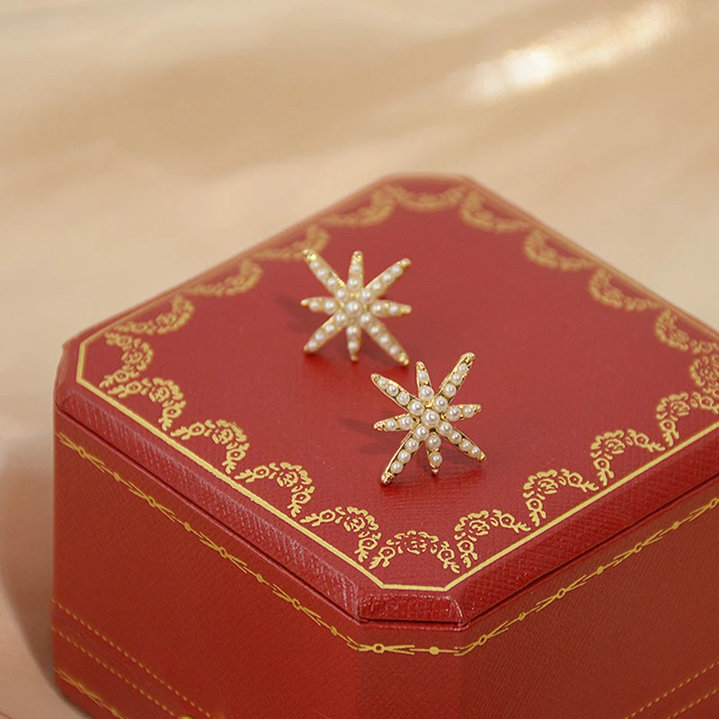 New Exquisite Pearl Star Stud Earrings for Women Creative Design Luxury Jewelry High Quality S925 Needle Wedding Banquet Party
New Exquisite Pearl Star Stud Earrings for Women Creative Design Luxury Jewelry High Quality S925 Needle Wedding Banquet Party