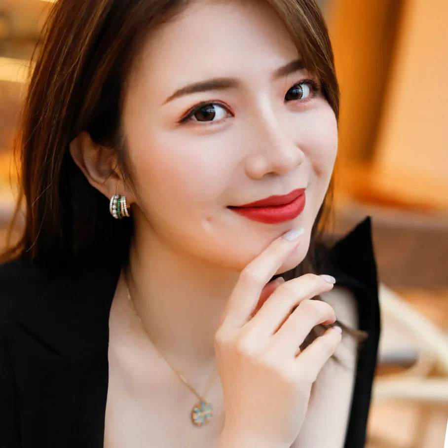 Five-layer pearl earrings geometric circle single hipster net red ins earrings multi-layer line earrings
Five-layer pearl earrings geometric circle single hipster net red ins earrings multi-layer line earrings