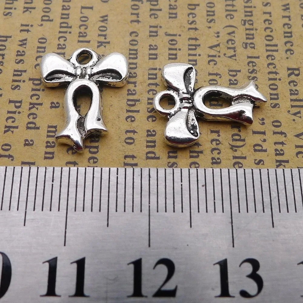 200pcs Bowknot Charms 16mm x 13mm DIY Jewelry Making Pendant Antique Silver Color
200pcs Bowknot Charms 16mm x 13mm DIY Jewelry Making Pendant Antique Silver Color