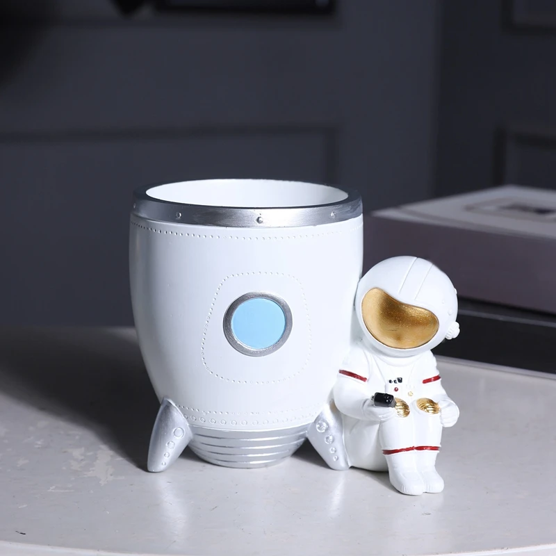 Pen Holder, Astronaut Desktop Pencil Holder Stand, Resin Desktop Organizer, Suitable for Office, Classroom, Home
Pen Holder, Astronaut Desktop Pencil Holder Stand, Resin Desktop Organizer, Suitable for Office, Classroom, Home