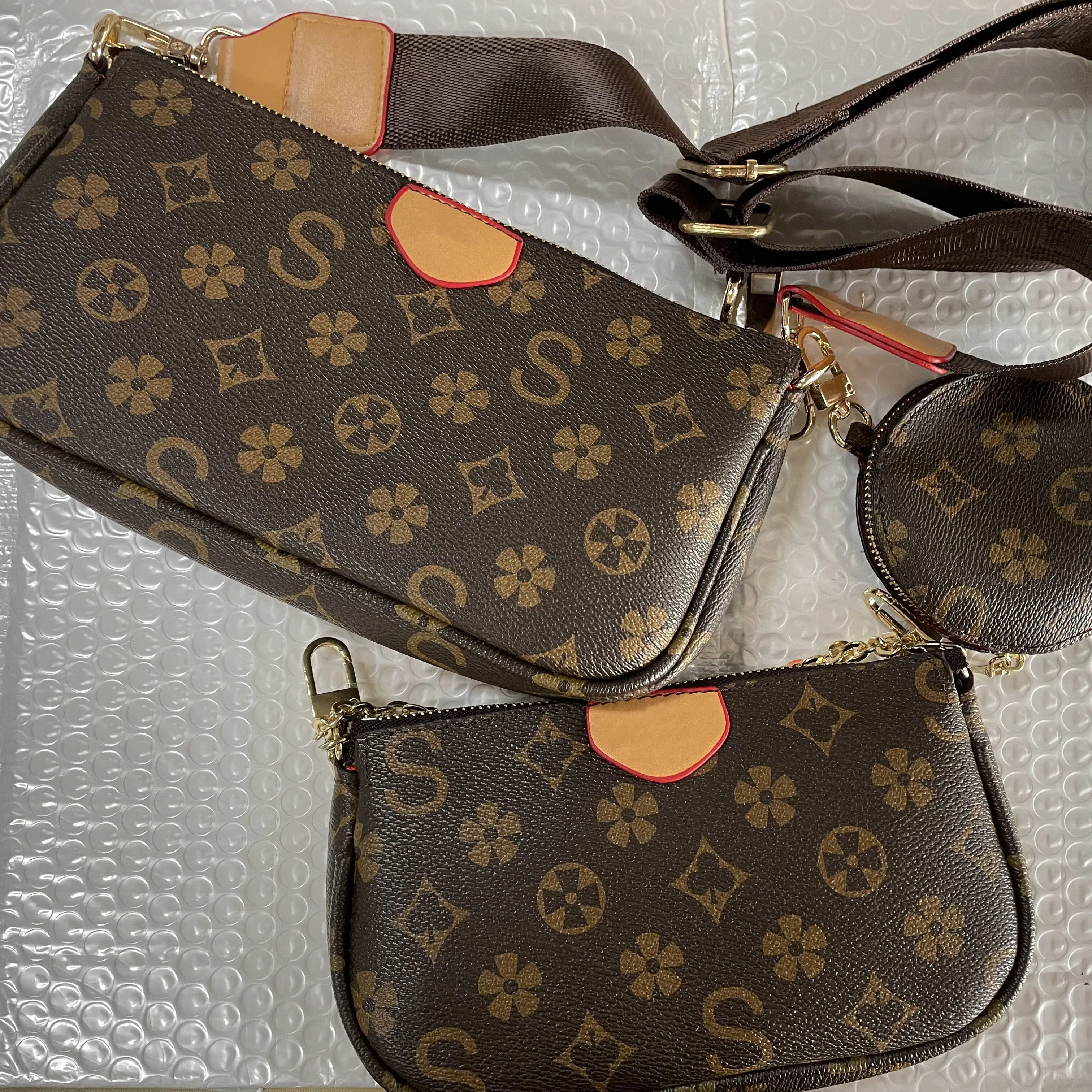 Сумка-мессенджер 3 в 1, сумка-тоут, клатч, новая сумка через плечо, дизайнерская сумка от известного бренда, кожаные сумки для женщин 2022
Сумка-мессенджер 3 в 1, сумка-тоут, клатч, новая сумка через плечо, дизайнерская сумка от известного бренда, кожаные сумки для женщин 2022