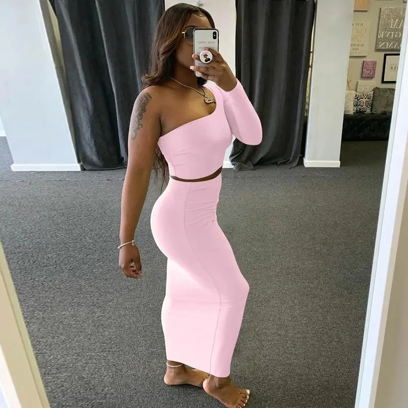 Sleeveless oblique shoulder strap sexy halter strap mini dress club night party dress elegant backless tight dress 2021 summer
Sleeveless oblique shoulder strap sexy halter strap mini dress club night party dress elegant backless tight dress 2021 summer
