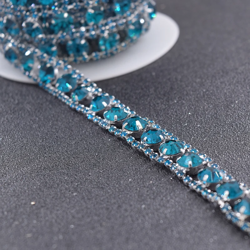 5yards Blue zircon rhinestone wedding dress sewing accessoires 12mm clothing sew on belt sash jewelry decoration for girls
5yards Blue zircon rhinestone wedding dress sewing accessoires 12mm clothing sew on belt sash jewelry decoration for girls