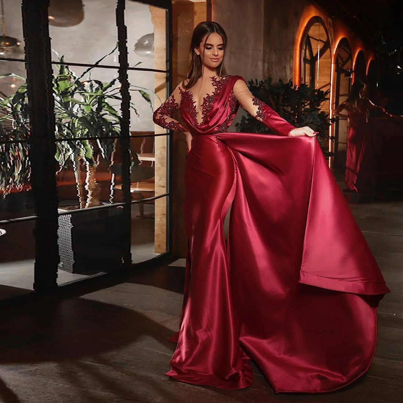 Red Formal Elegant Mermaid Evening Dresses Long Sleeve Appliques With Train Women Prom Party Gowns Plus Size Custom Made
Red Formal Elegant Mermaid Evening Dresses Long Sleeve Appliques With Train Women Prom Party Gowns Plus Size Custom Made