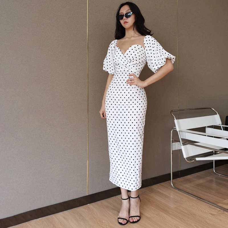Uulutonica Summer Women Street Style Pencil Dot Folds Ankle-length Lantern Sleeve Empire V-neck Dress
Uulutonica Summer Women Street Style Pencil Dot Folds Ankle-length Lantern Sleeve Empire V-neck Dress