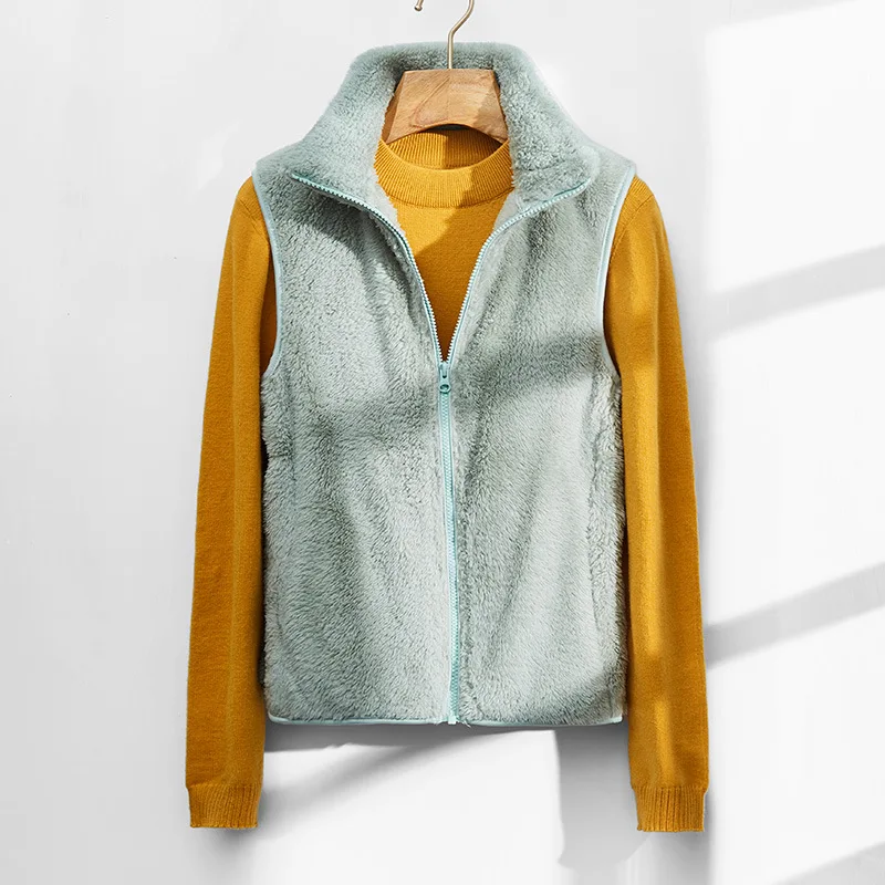 2021 Women Coral Fleece Light Green Sleeveless Vest Winter Warm Plus Size 3XL Female Veats Collar Sleeveless Waistcoat
2021 Women Coral Fleece Light Green Sleeveless Vest Winter Warm Plus Size 3XL Female Veats Collar Sleeveless Waistcoat