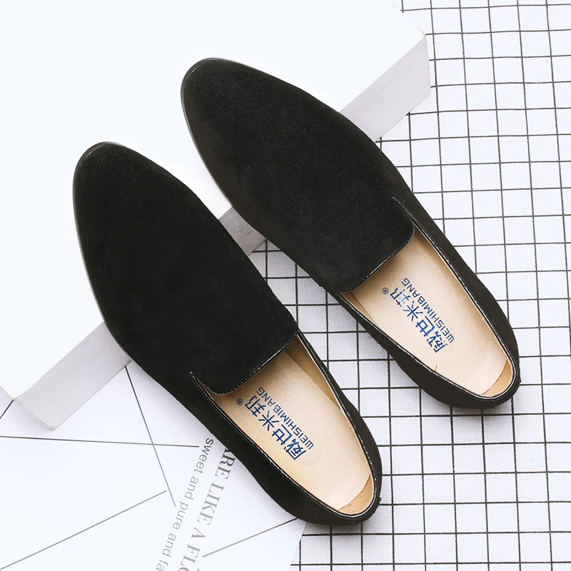 Korean city boy dress men shoes breathable cow suede leather shoe slip on sneakers British business footwear zapatos de hombre
Korean city boy dress men shoes breathable cow suede leather shoe slip on sneakers British business footwear zapatos de hombre