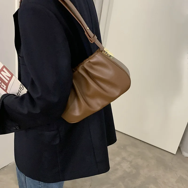 Fashion Pleated Handbags for Women PU Cloud Underarm Bags Leisure Armpit Bag Shopping Shoulder Bags Dumpling Handbag Female
Fashion Pleated Handbags for Women PU Cloud Underarm Bags Leisure Armpit Bag Shopping Shoulder Bags Dumpling Handbag Female