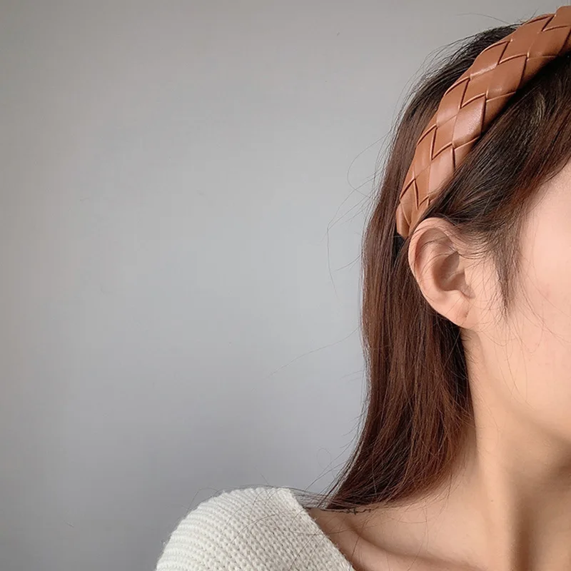 TIMEONLY Vintage Twist Weaving Wide Leather Hairband Japanese Fashion Charms Hairwear for Women Ladies Accessories Festival
TIMEONLY Vintage Twist Weaving Wide Leather Hairband Japanese Fashion Charms Hairwear for Women Ladies Accessories Festival