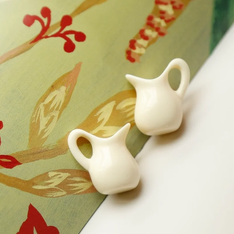 Morandi wind small kettle resin earrings pendant ins wind Japan DIY handmade accessories jewelry materials
Morandi wind small kettle resin earrings pendant ins wind Japan DIY handmade accessories jewelry materials