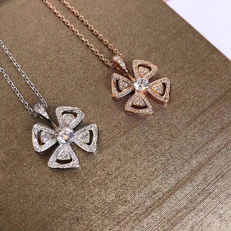 Luxury Jewelry1:1High Quality LOGO Four-leaf Clover Shining Necklace Roman Fashion Brand BVL Popular Jewelry Female
Luxury Jewelry1:1High Quality LOGO Four-leaf Clover Shining Necklace Roman Fashion Brand BVL Popular Jewelry Female