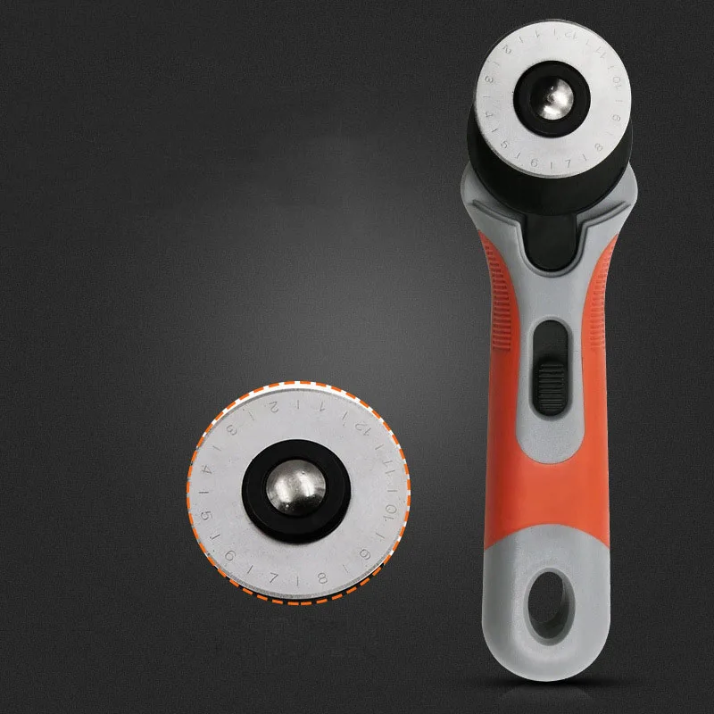 Tailor Supplies 45mm Patchwork Tool Safety Roller Round Knife for Hand Cutting Leather Fabric Round Knife Rotary Cloth Knife
Tailor Supplies 45mm Patchwork Tool Safety Roller Round Knife for Hand Cutting Leather Fabric Round Knife Rotary Cloth Knife
