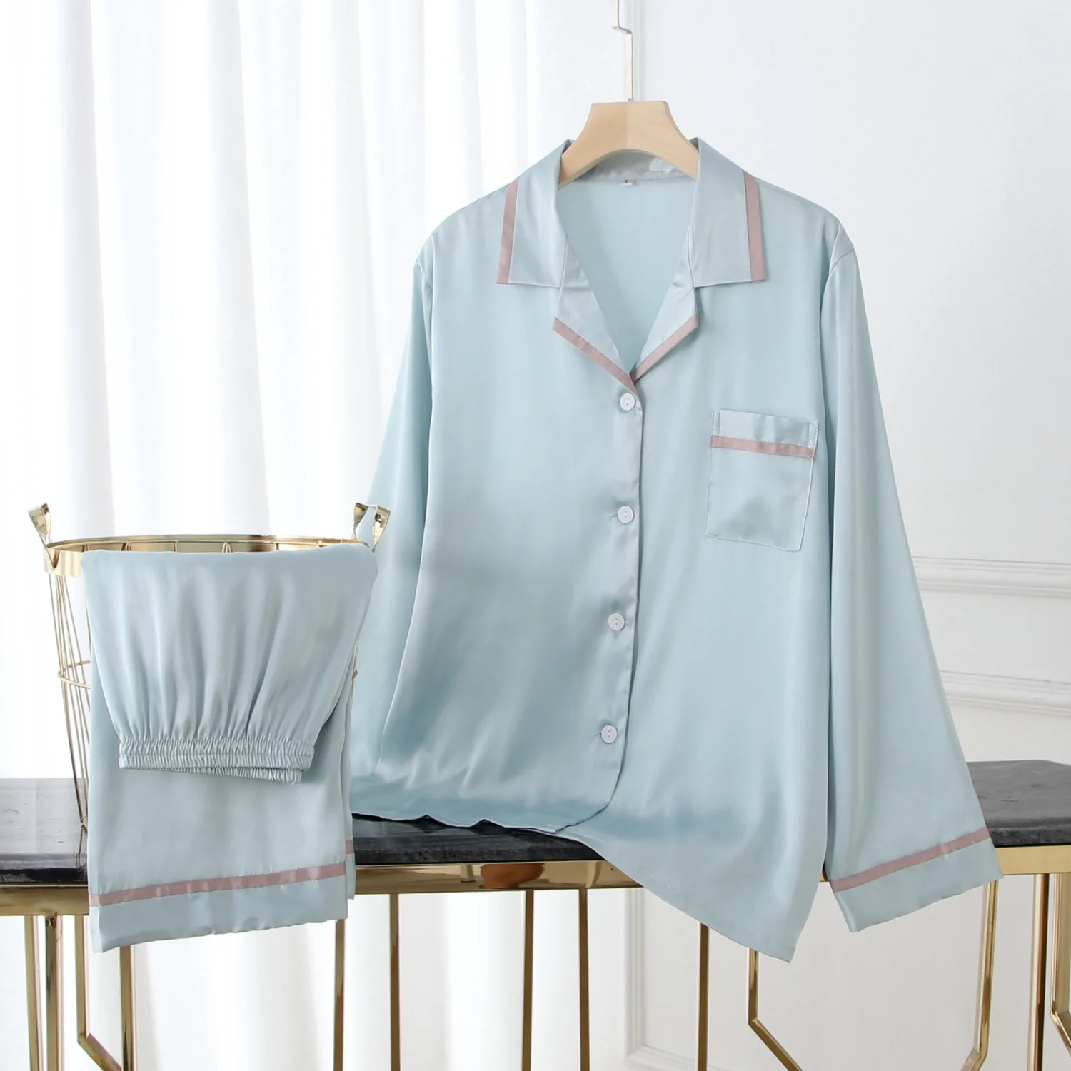 Long Sleeve Pyjamas Pour Femme Faux Silk Satin Home Clothing Pajamas Suit Women Satin Sleepwear Turn-Down Collar Nightwear
Long Sleeve Pyjamas Pour Femme Faux Silk Satin Home Clothing Pajamas Suit Women Satin Sleepwear Turn-Down Collar Nightwear