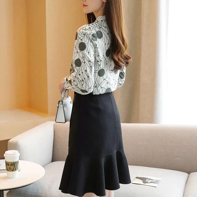 Autumn Women Blouse 2021 Polka Dot Bow Long-Sleeve Cardigan Chiffon Shirts For Women Slim Work Wear Blouses Women Casual 10786
Autumn Women Blouse 2021 Polka Dot Bow Long-Sleeve Cardigan Chiffon Shirts For Women Slim Work Wear Blouses Women Casual 10786